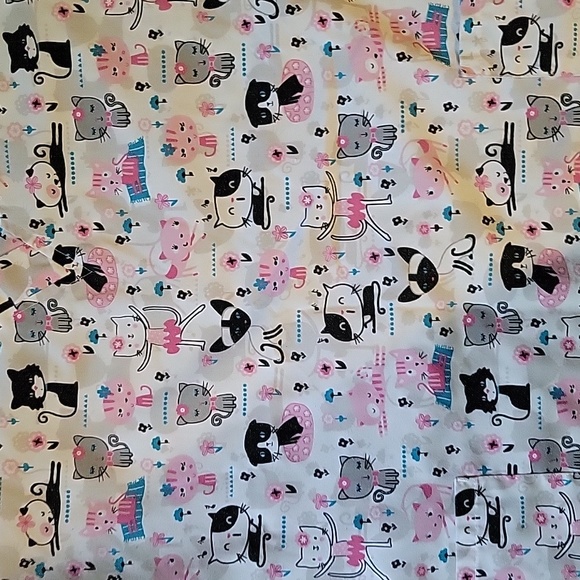 Scrub top 💓3/15💓 - Picture 2 of 5